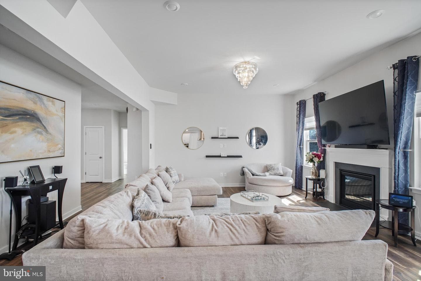 2094 Whithorn Hill photo 11