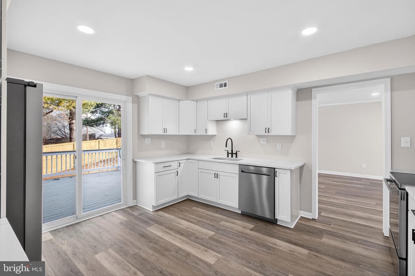 616 Lonetree Court photo 8