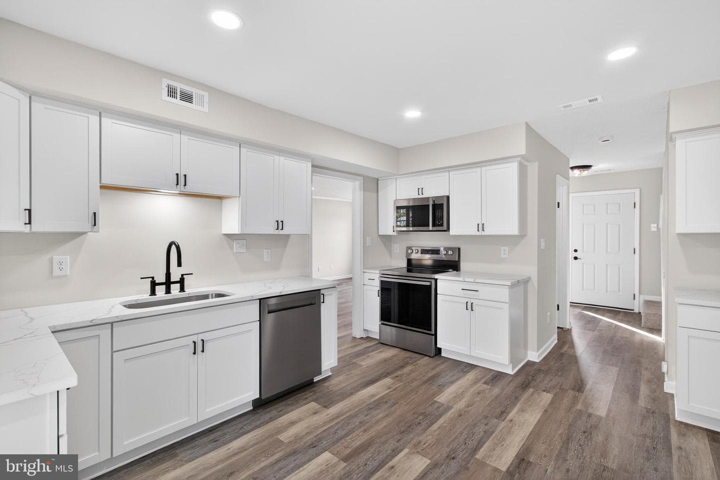 616 Lonetree Court photo 9