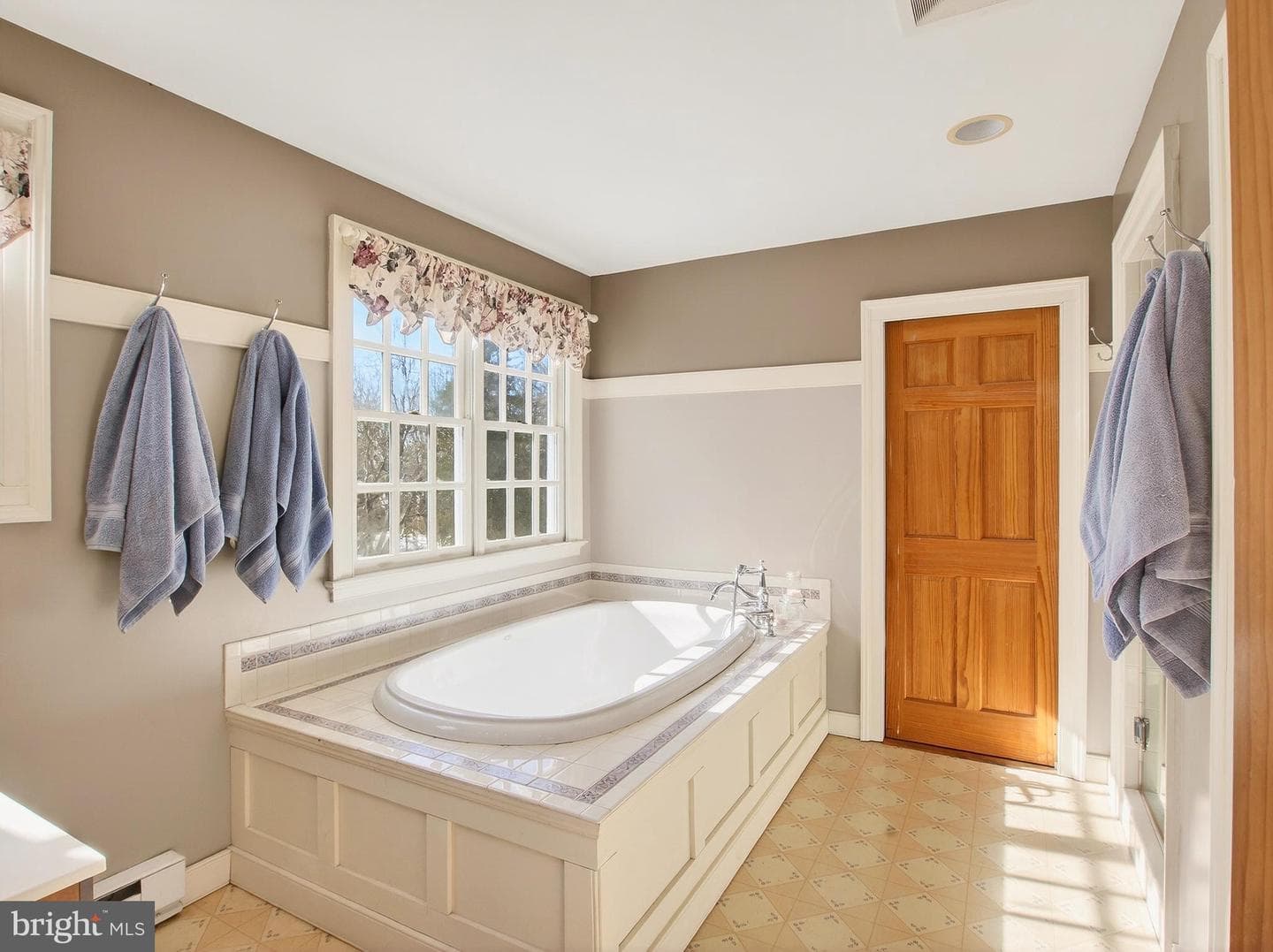 24511 Peacock Lane photo 42