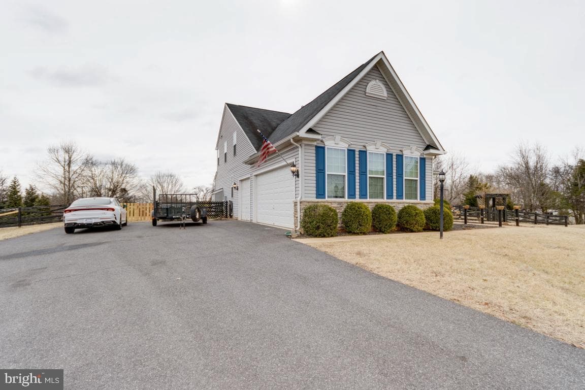 15525 Hillview Court photo 3