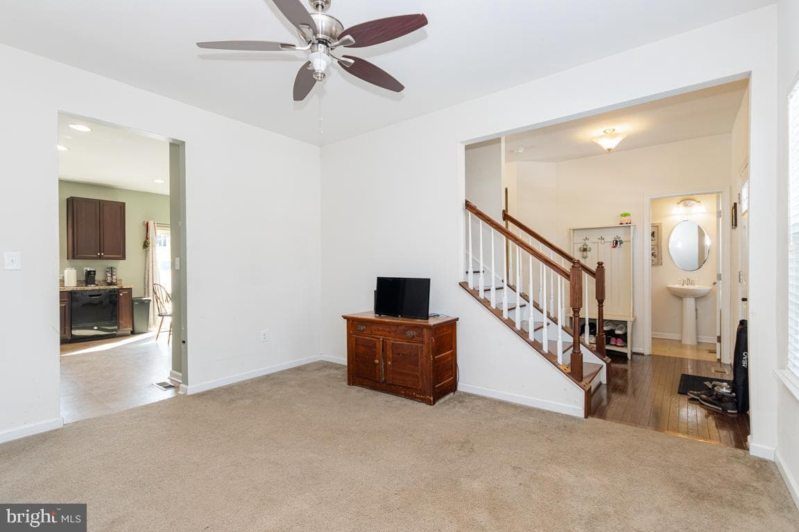 605 Carriage Court photo 10