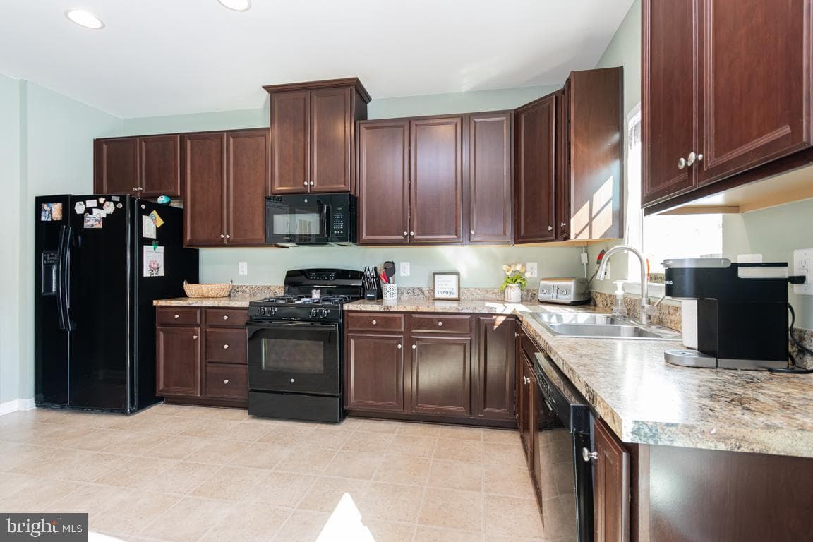 605 Carriage Court photo 2