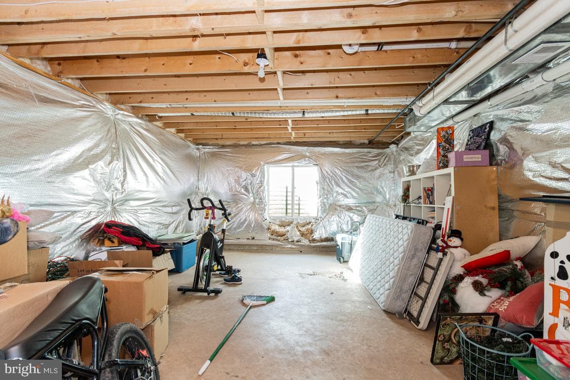 605 Carriage Court photo 22