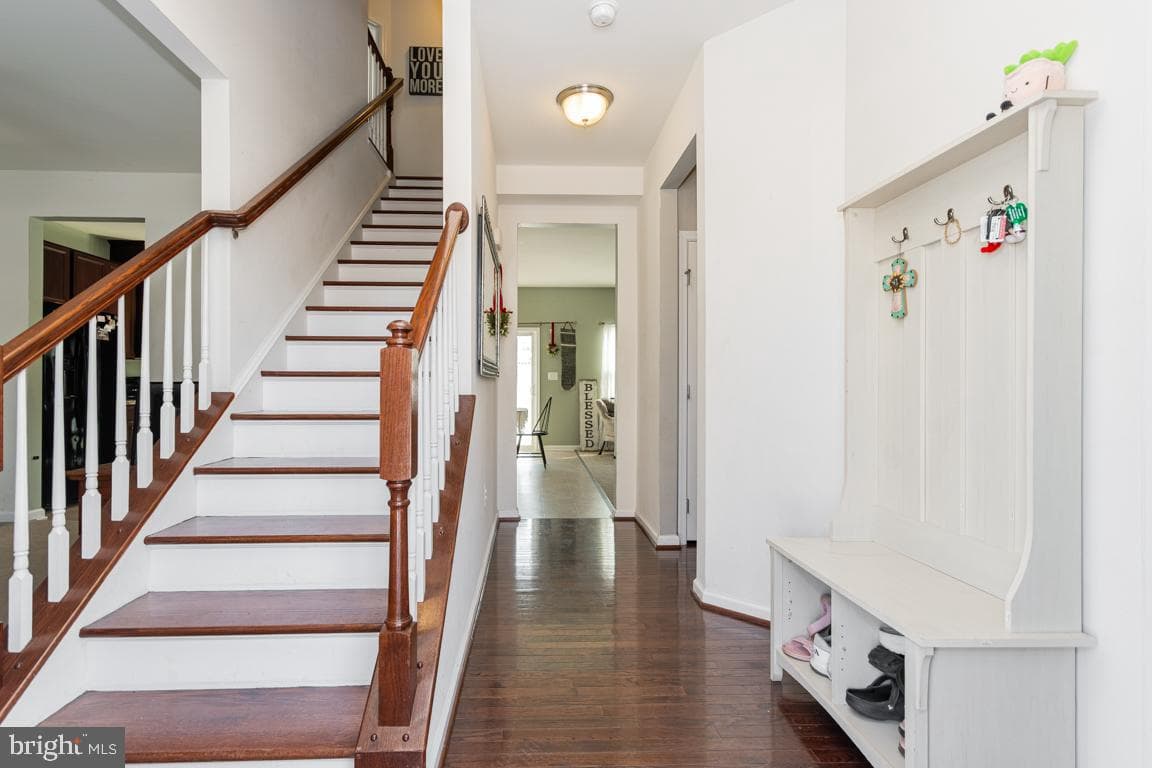 605 Carriage Court photo 5