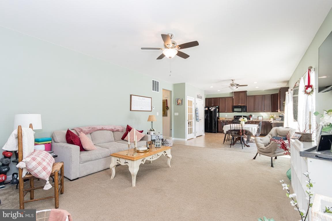 605 Carriage Court photo 8