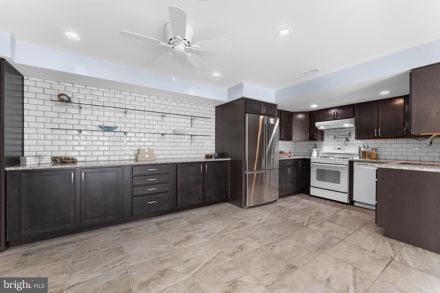 19483 Meadowvale Court photo 47