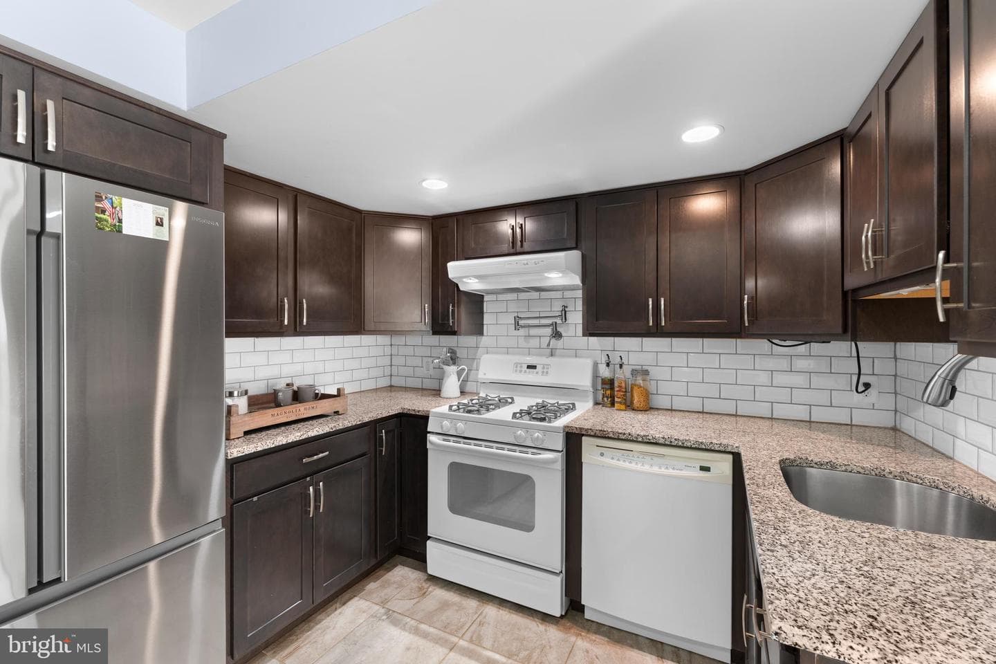 19483 Meadowvale Court photo 48