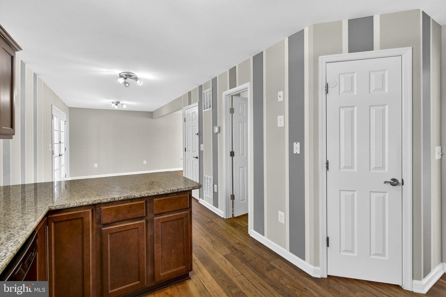 17287 Birchwood photo 21