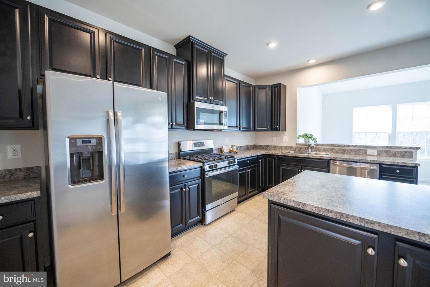14217 Belle Avenue photo 10