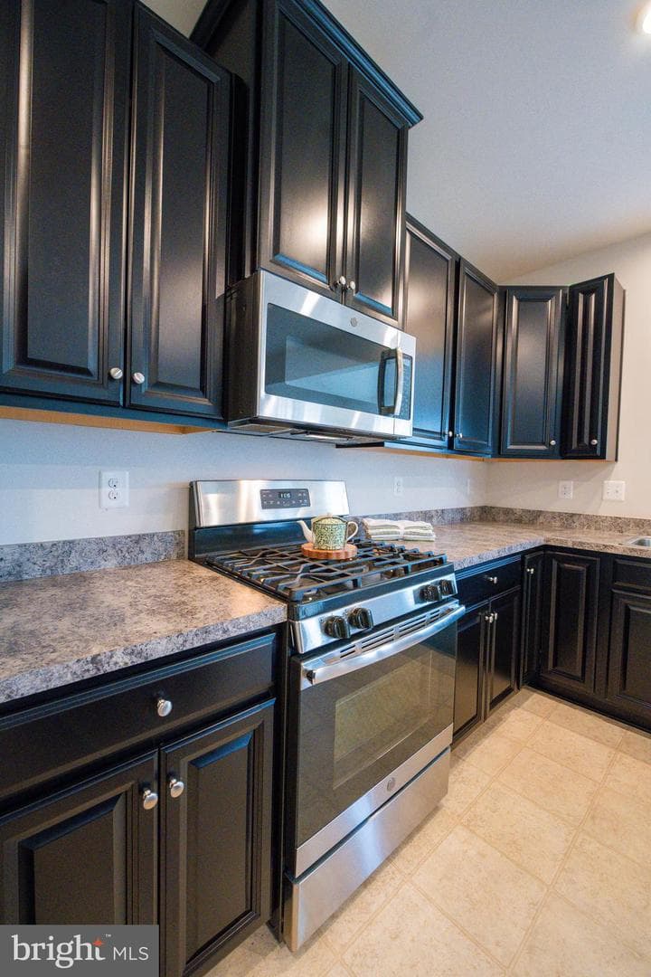 14217 Belle Avenue photo 11