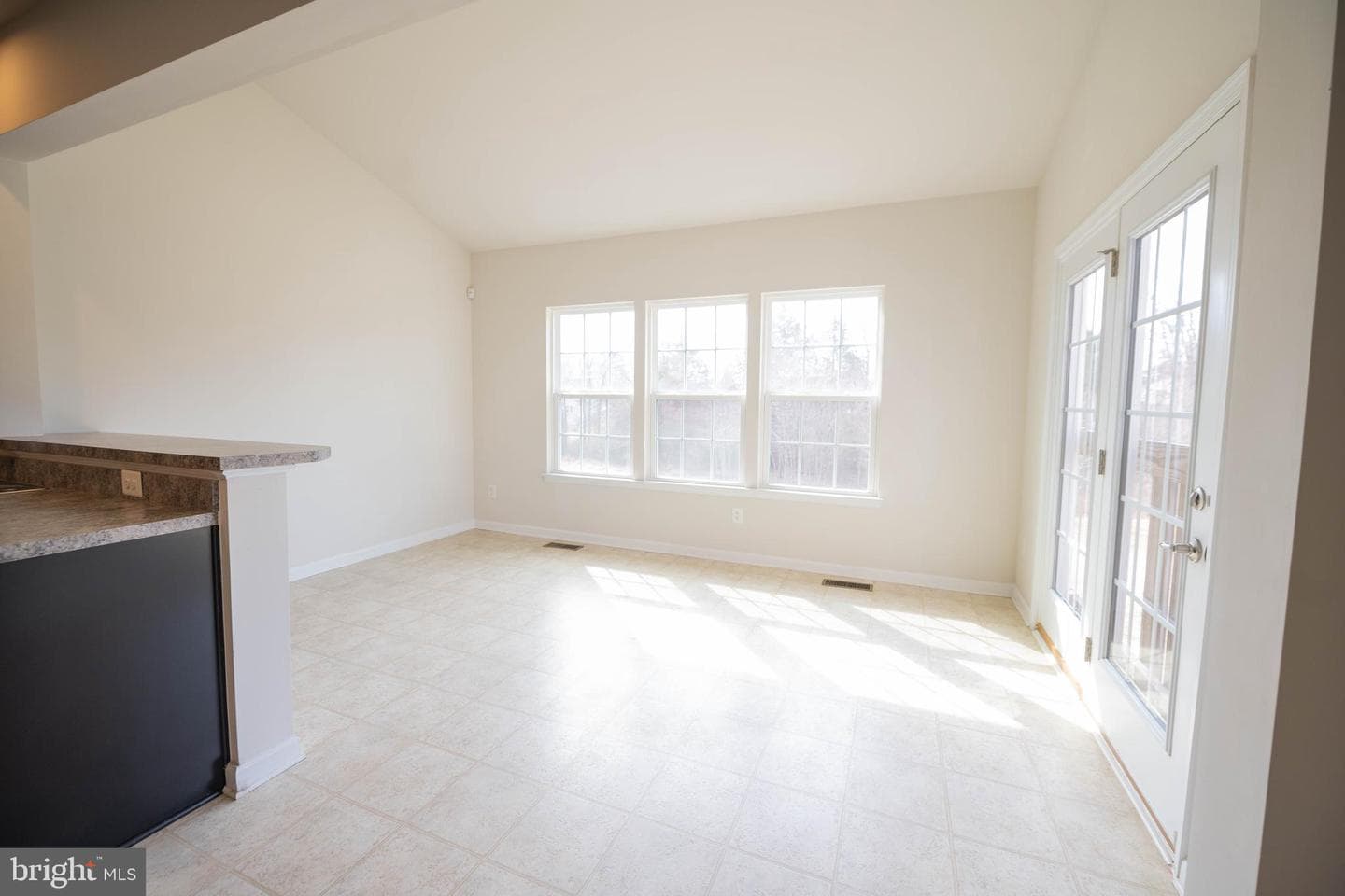 14217 Belle Avenue photo 15