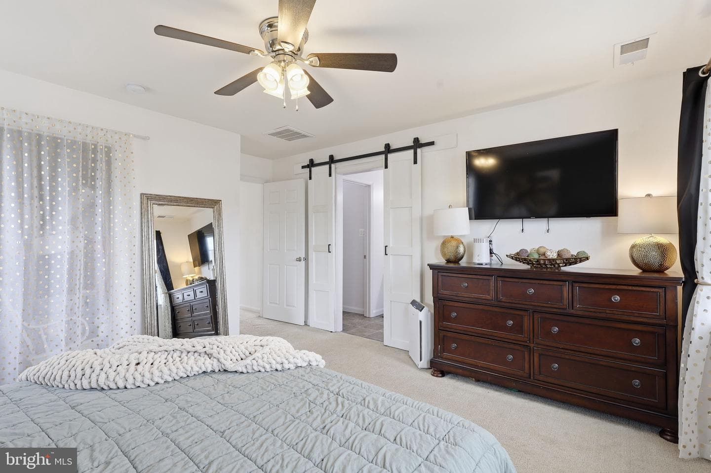 2156 Chestnut photo 11