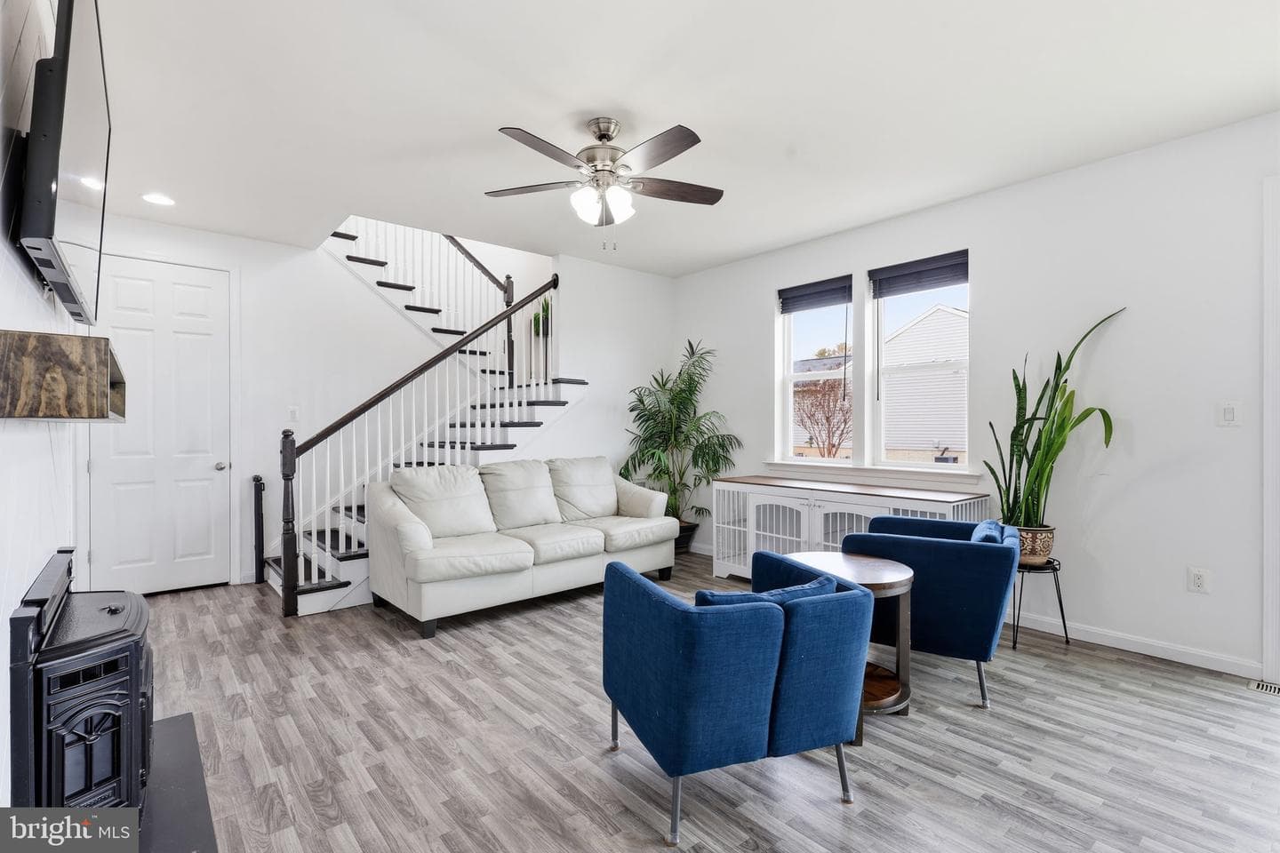 2156 Chestnut photo 7