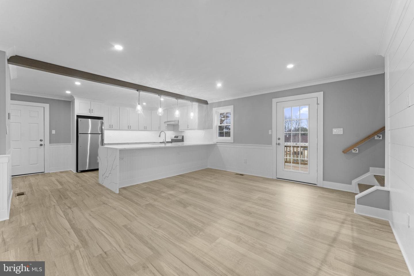 305 Wine Street photo 11