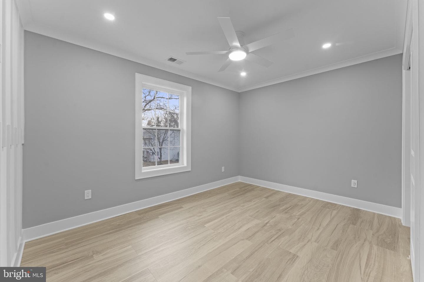 305 Wine Street photo 37