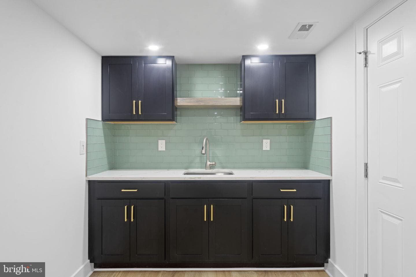 305 Wine Street photo 48