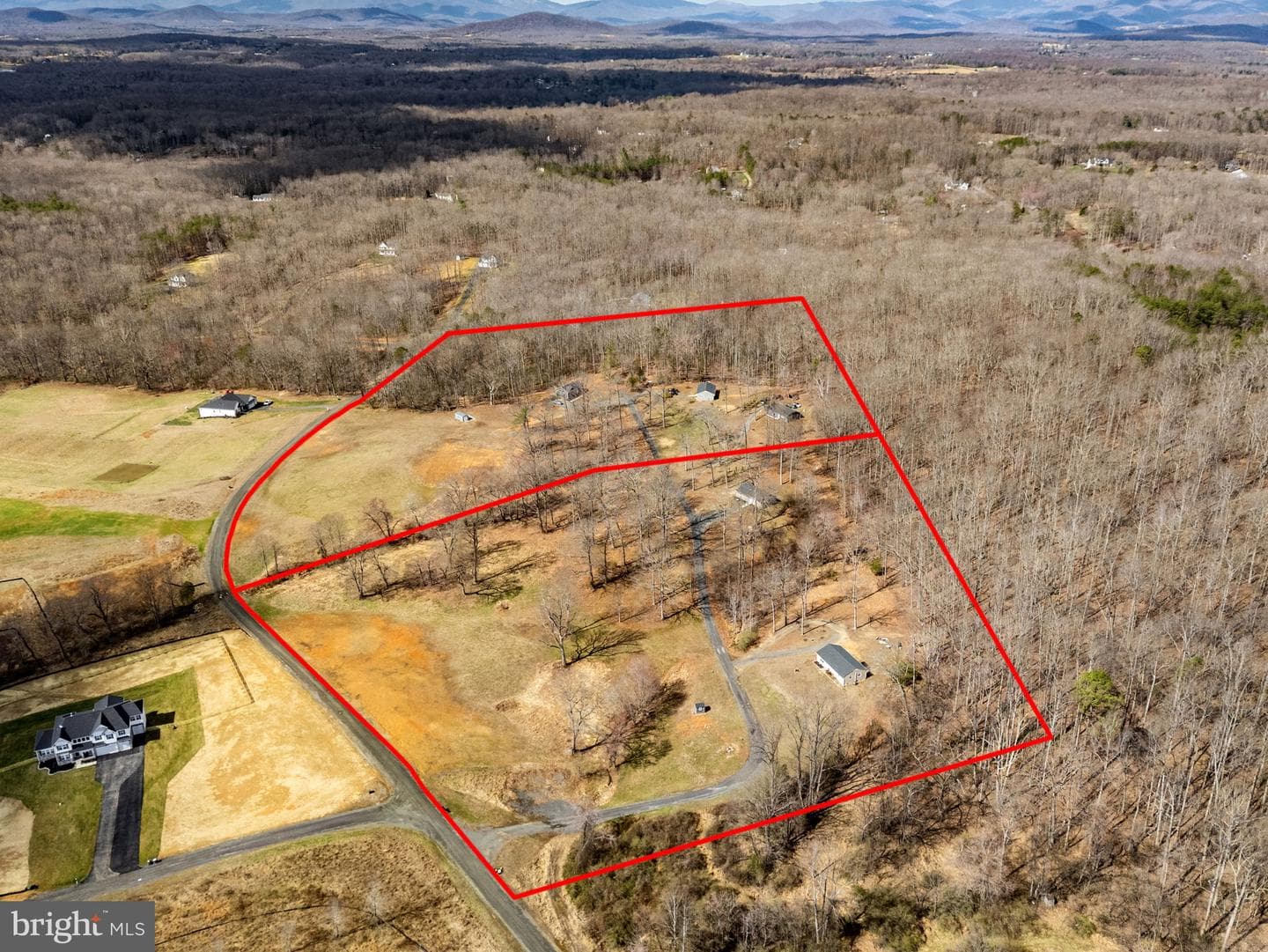 7-27 &amp; 7-27f Fletcher Lane, Amissville