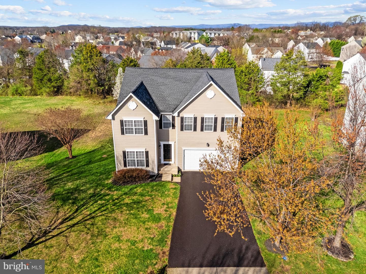 742 Blossom Tree Road photo 2