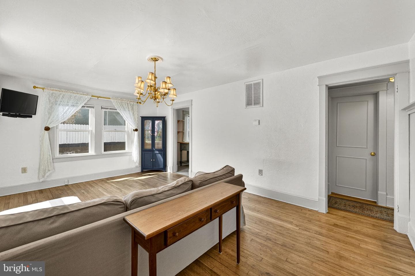 1314 S West Street photo 6