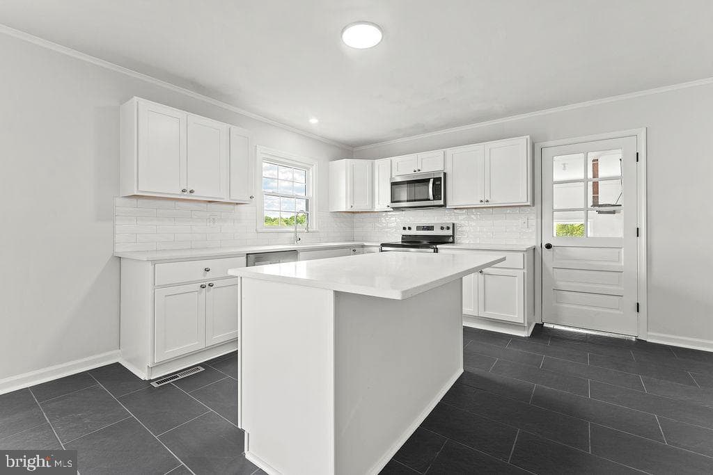 15409 Jonas Road photo 11