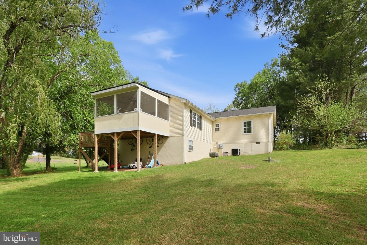18583 Springs Road photo 37
