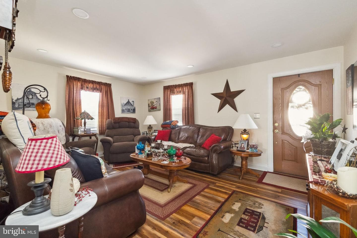 115 E Stevens Street photo 6