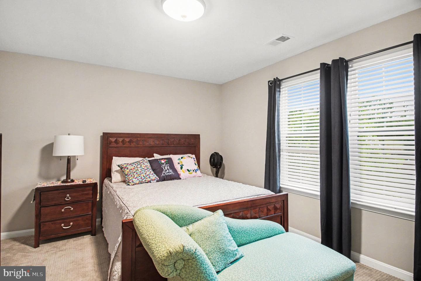 702 Kingsbrook photo 27