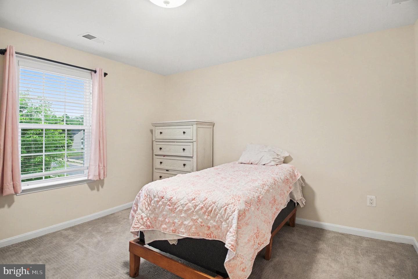 702 Kingsbrook photo 29