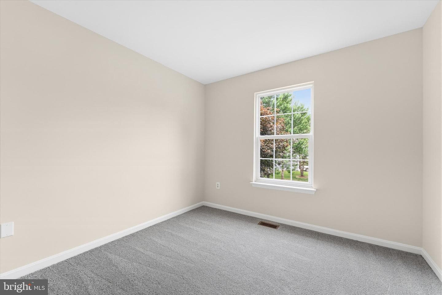 2024 Chestnut Drive photo 11