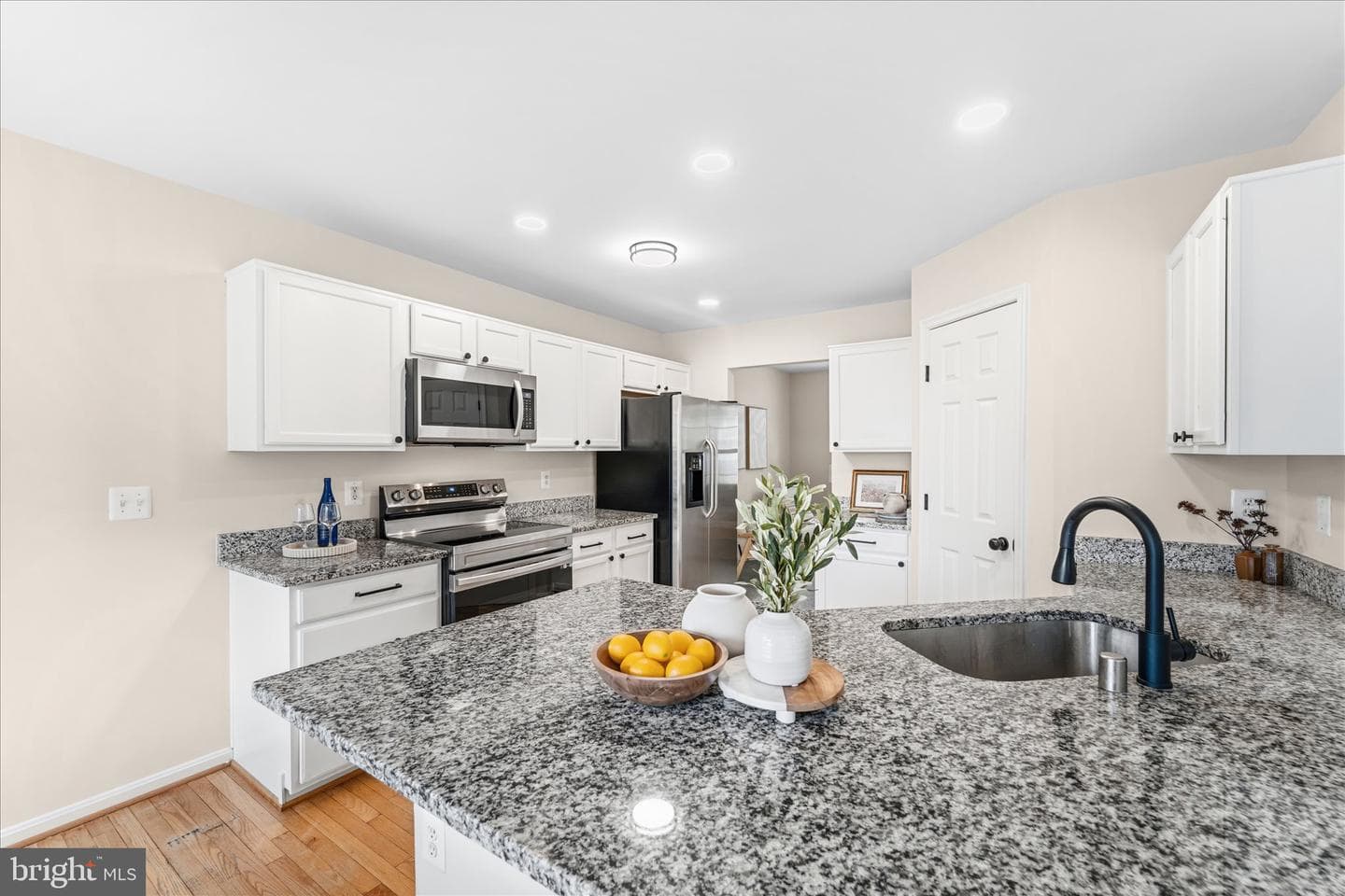2024 Chestnut Drive photo 6