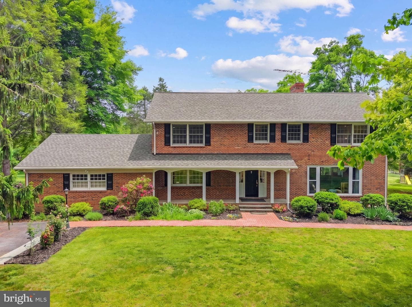 19059 Carleton Drive photo 10