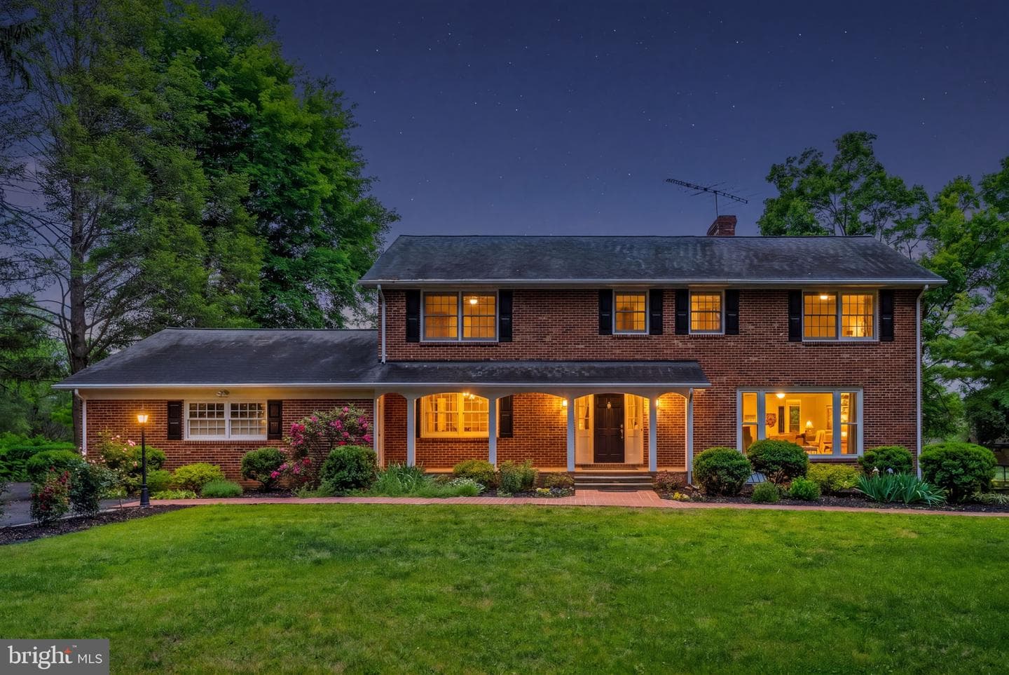 19059 Carleton Drive photo 12