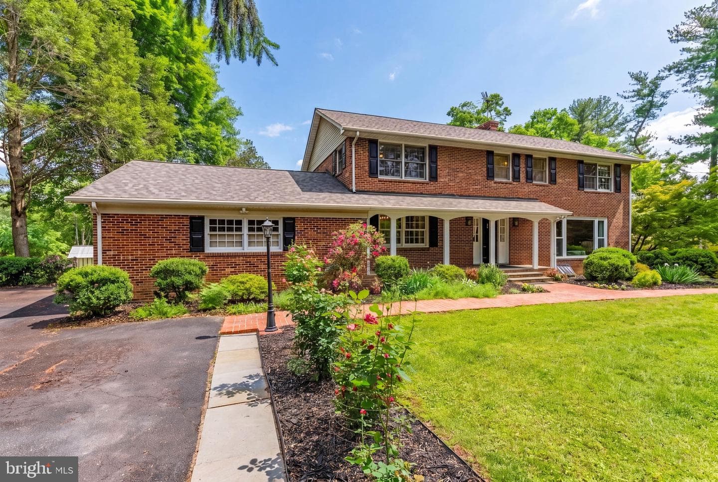 19059 Carleton Drive photo 4