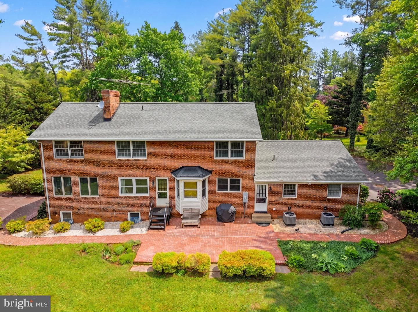 19059 Carleton Drive photo 6
