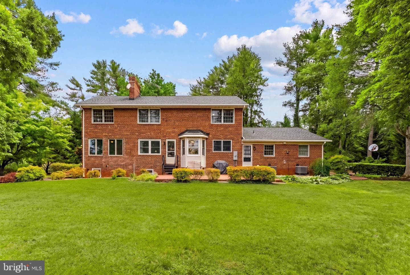 19059 Carleton Drive photo 7