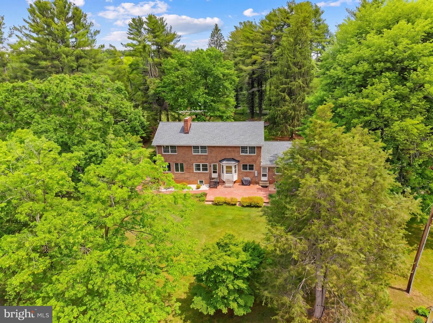 19059 Carleton Drive photo 9