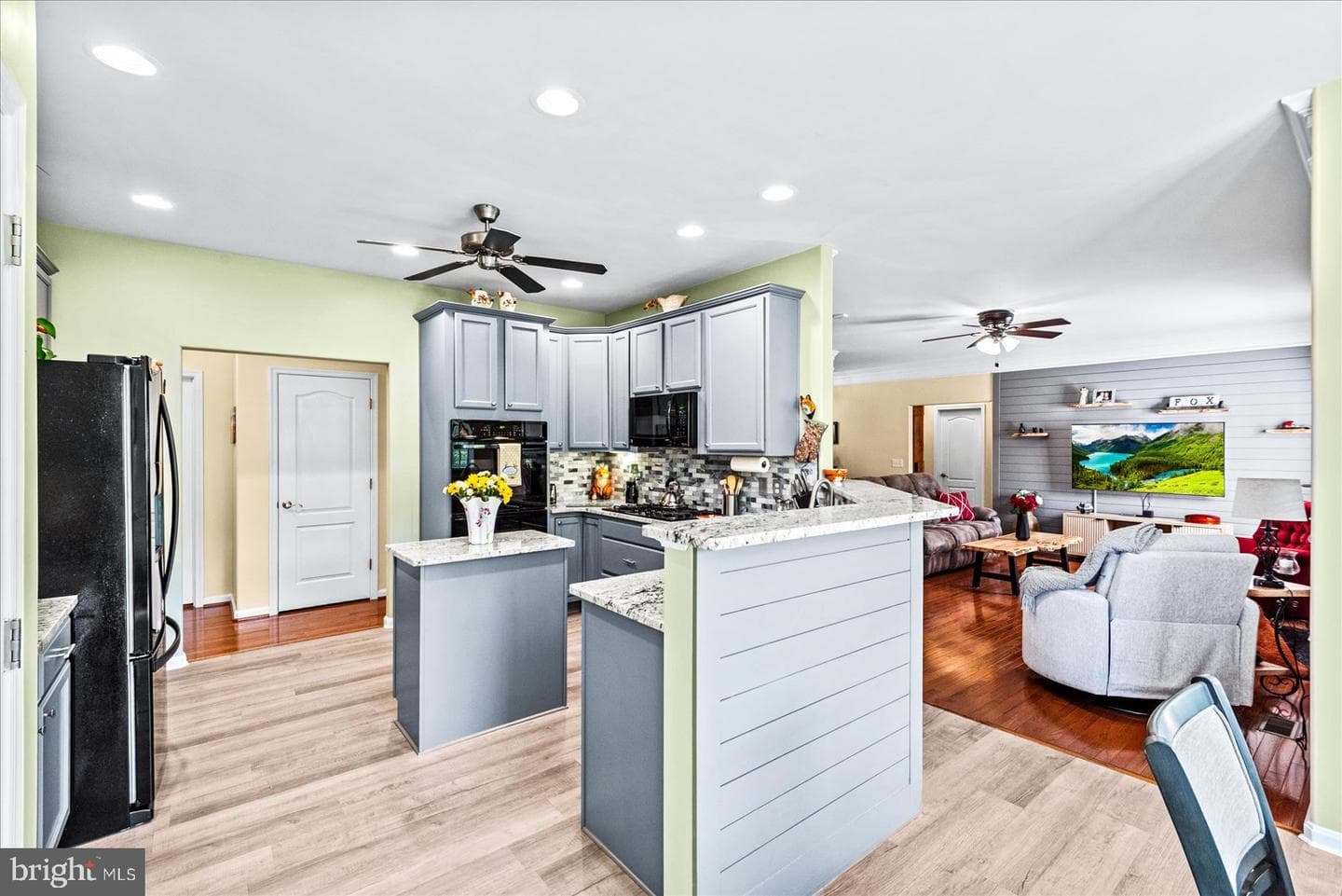 632 Windermere Dr photo 15