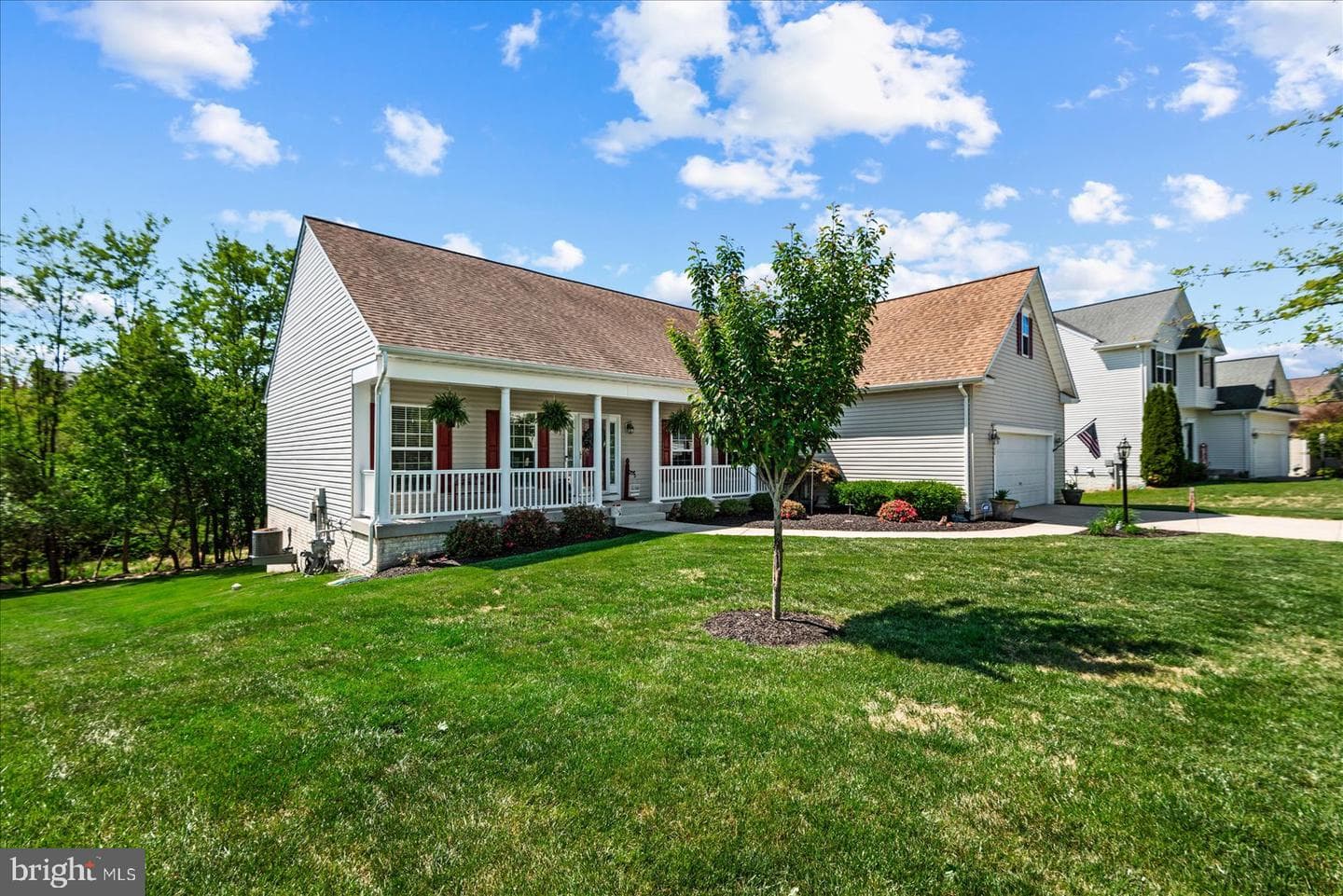 632 Windermere Dr photo 3