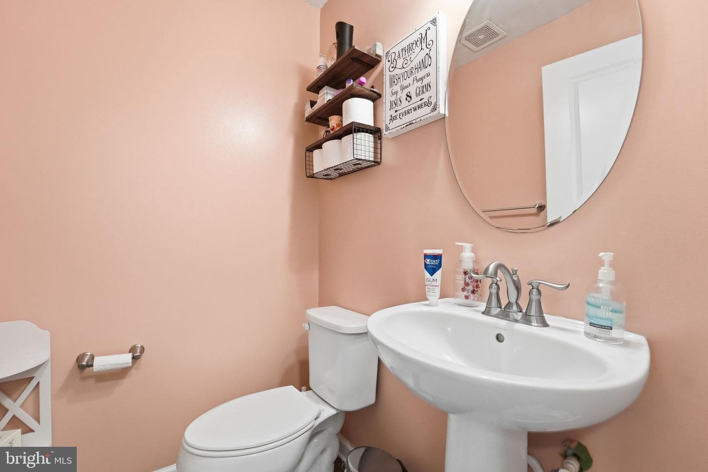 827 Fairwood photo 29