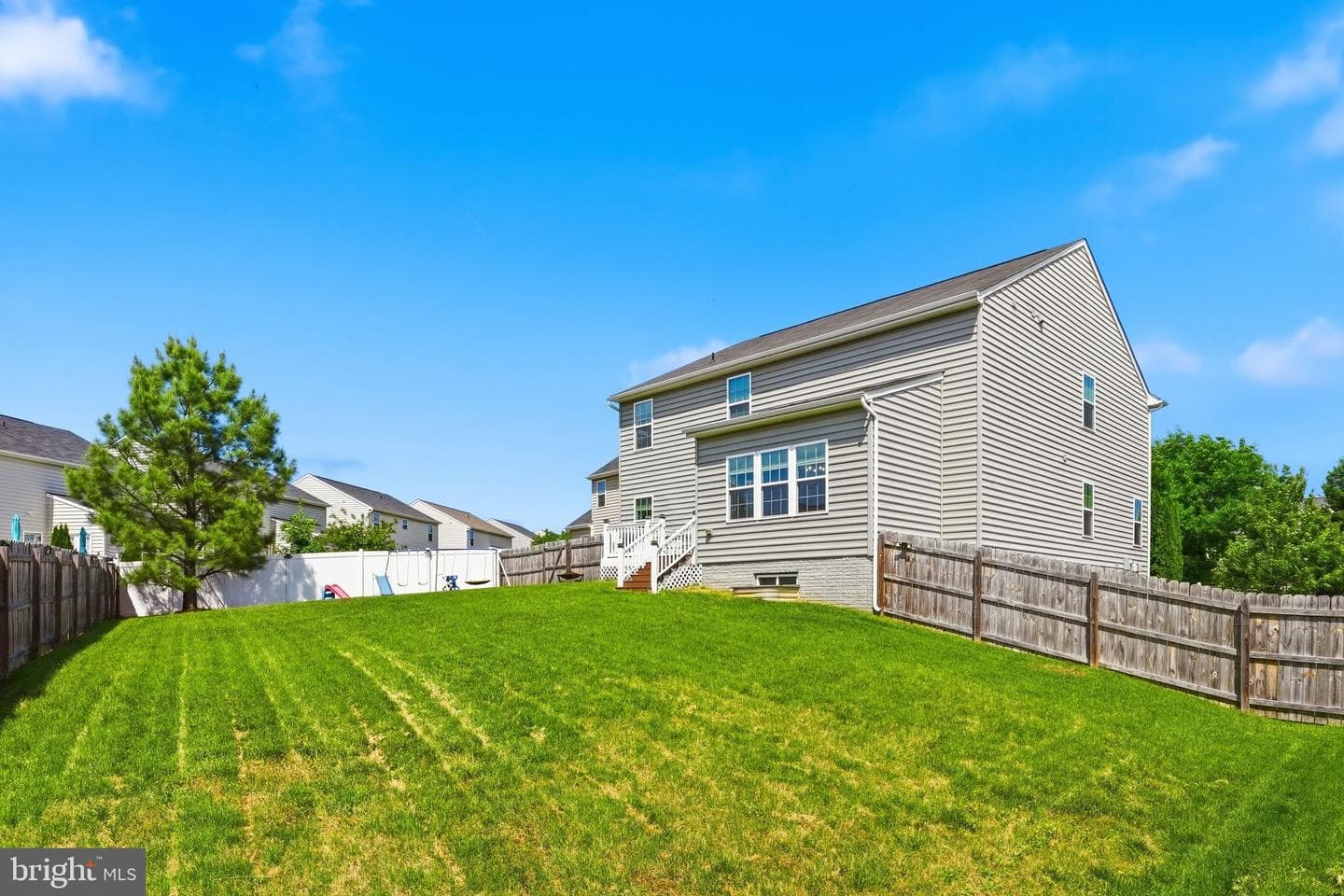 827 Fairwood photo 59