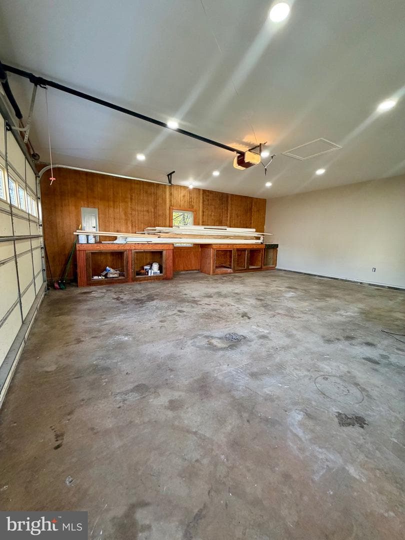 909 Hendrick Street photo 26