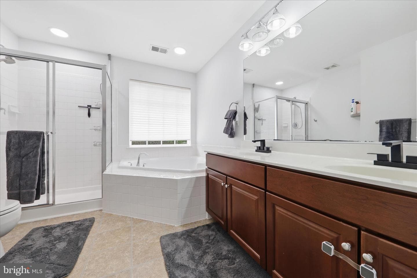 625 Hunters Road photo 28