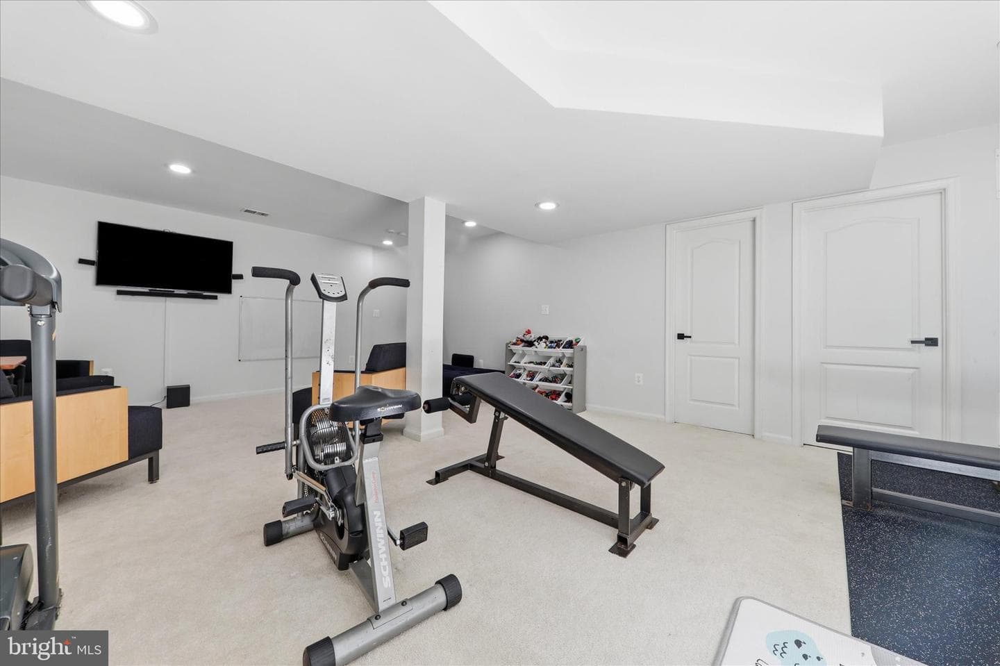 625 Hunters Road photo 32