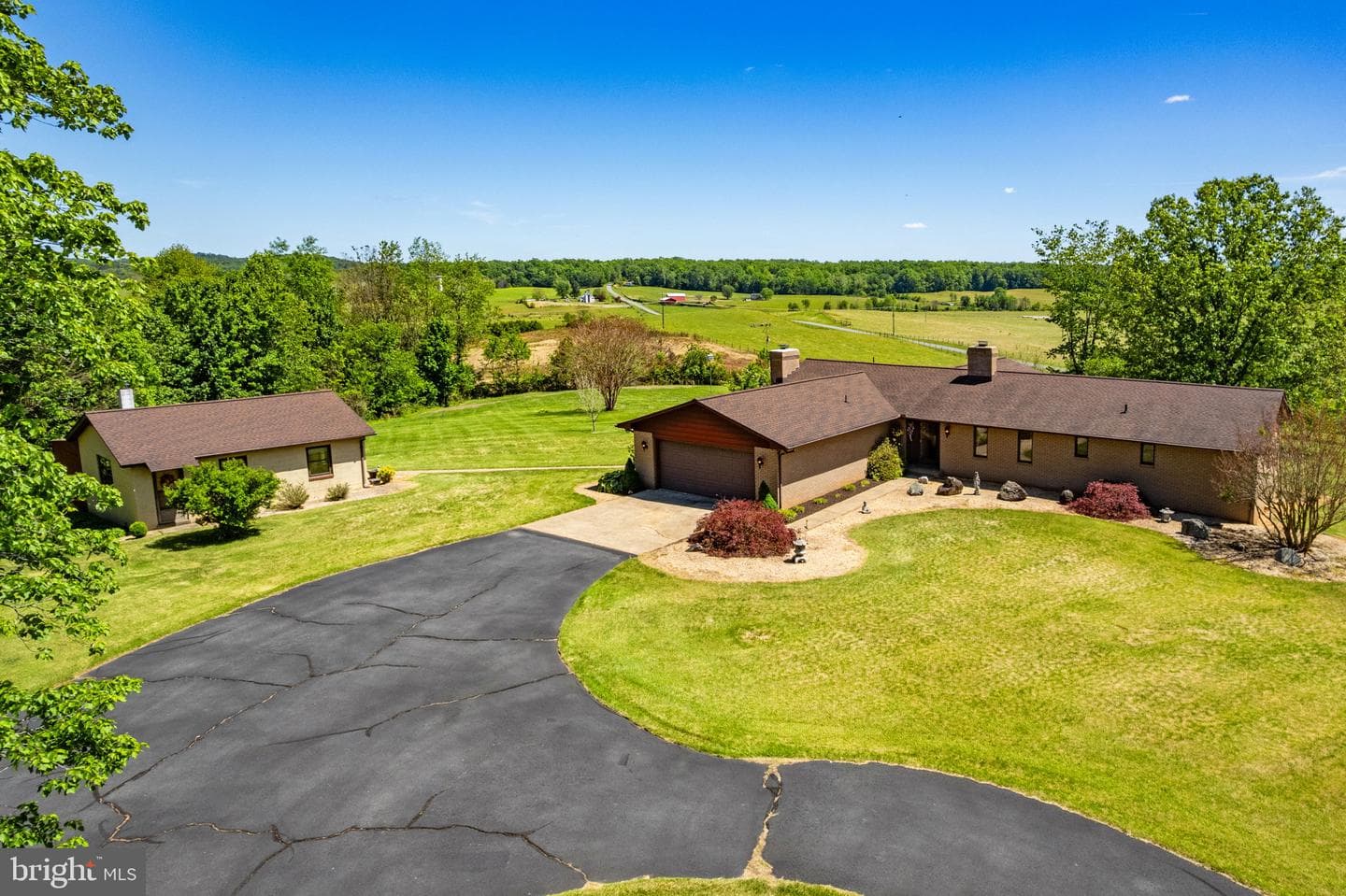 15669 Oakland Road, Reva