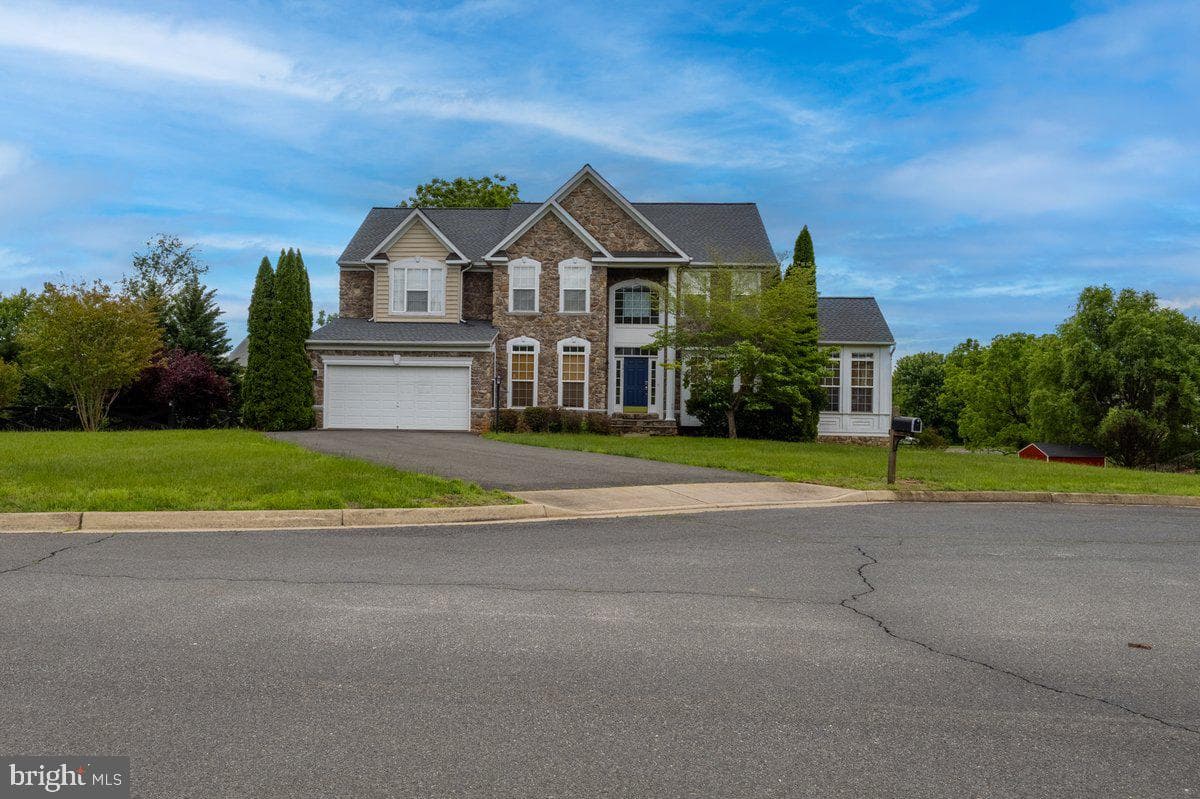 15411 Old House Court, Culpeper