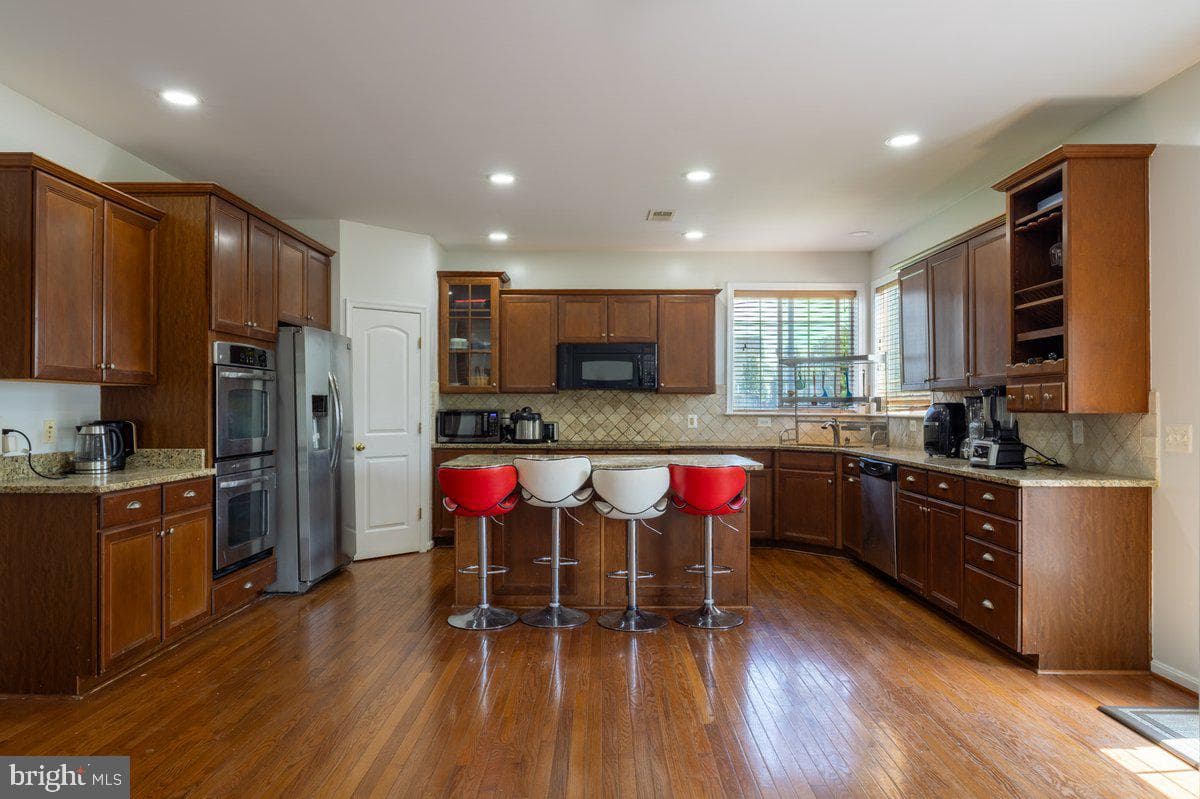 15411 Old House Court photo 3