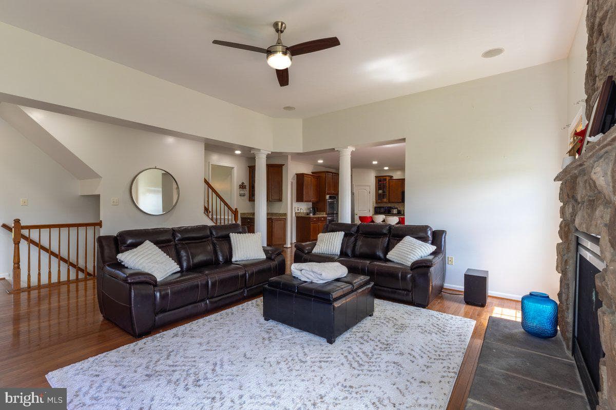15411 Old House Court photo 31