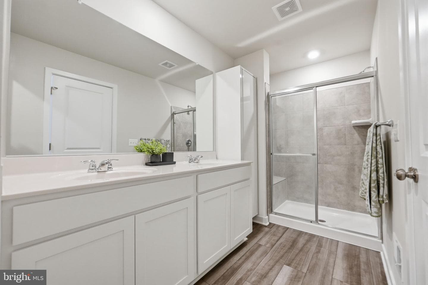 2243 Barhill photo 18