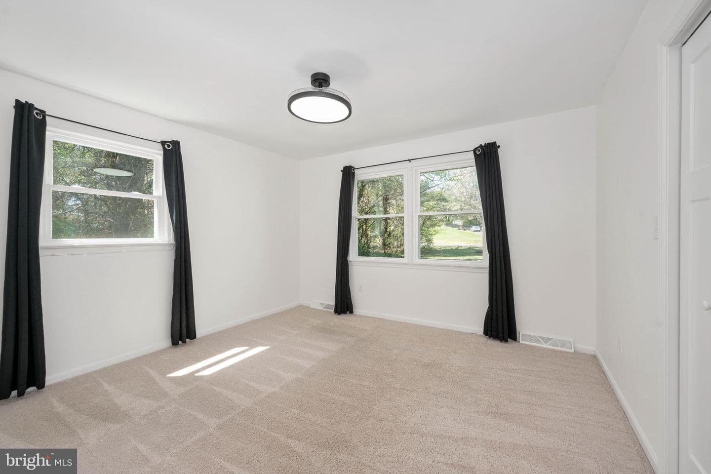 18493 Colonial Drive photo 28